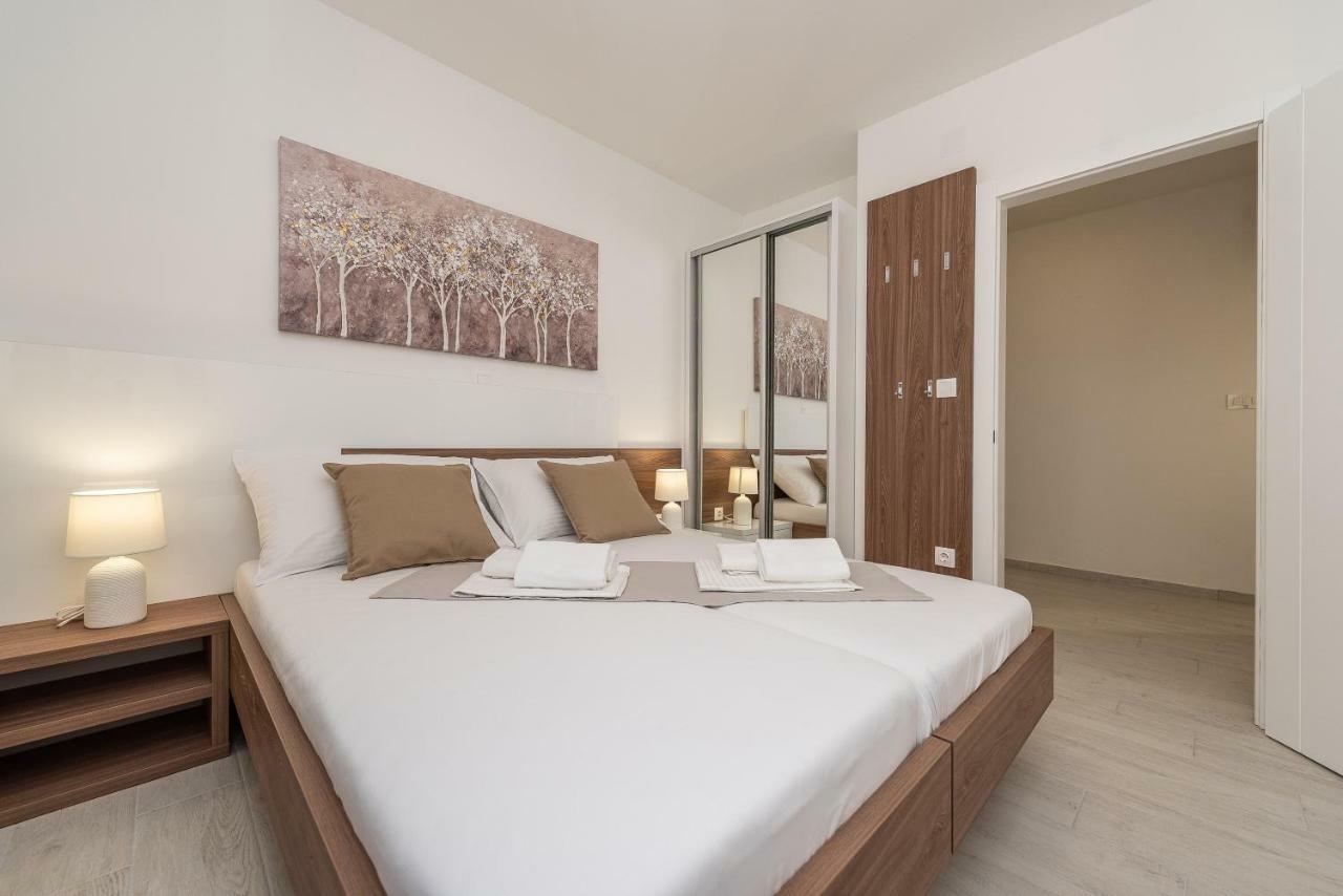 Apartments & Rooms Pool Villas Maris Novalja Εξωτερικό φωτογραφία