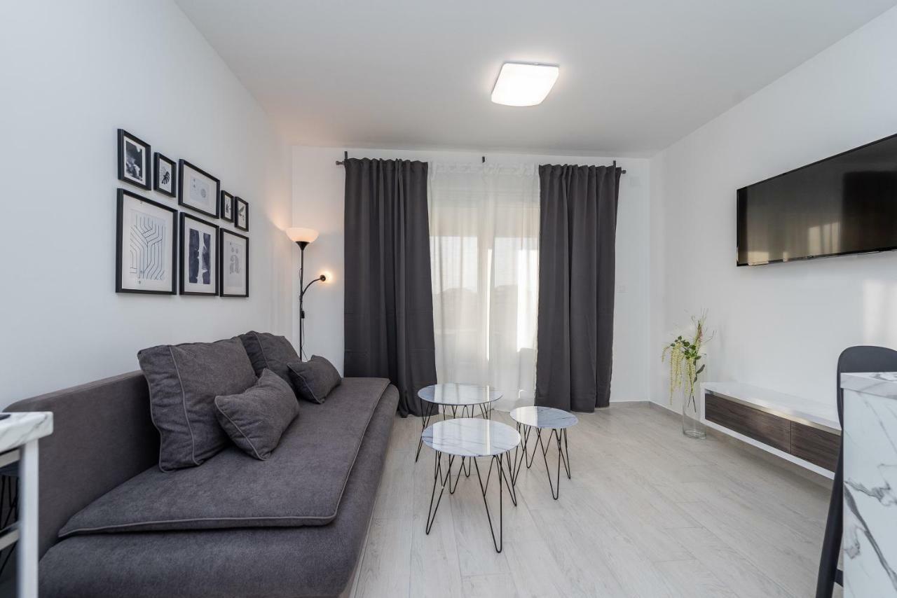 Apartments & Rooms Pool Villas Maris Novalja Εξωτερικό φωτογραφία