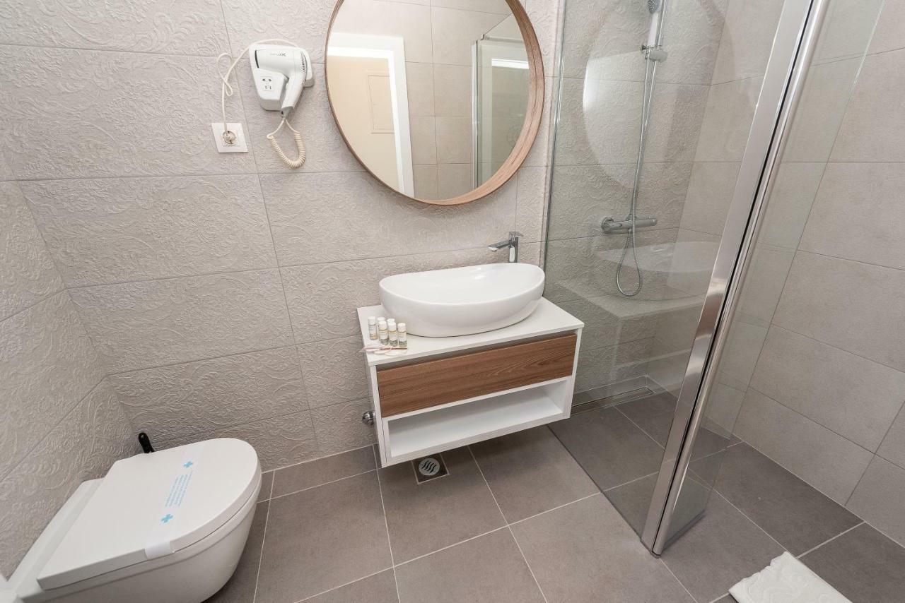 Apartments & Rooms Pool Villas Maris Novalja Εξωτερικό φωτογραφία