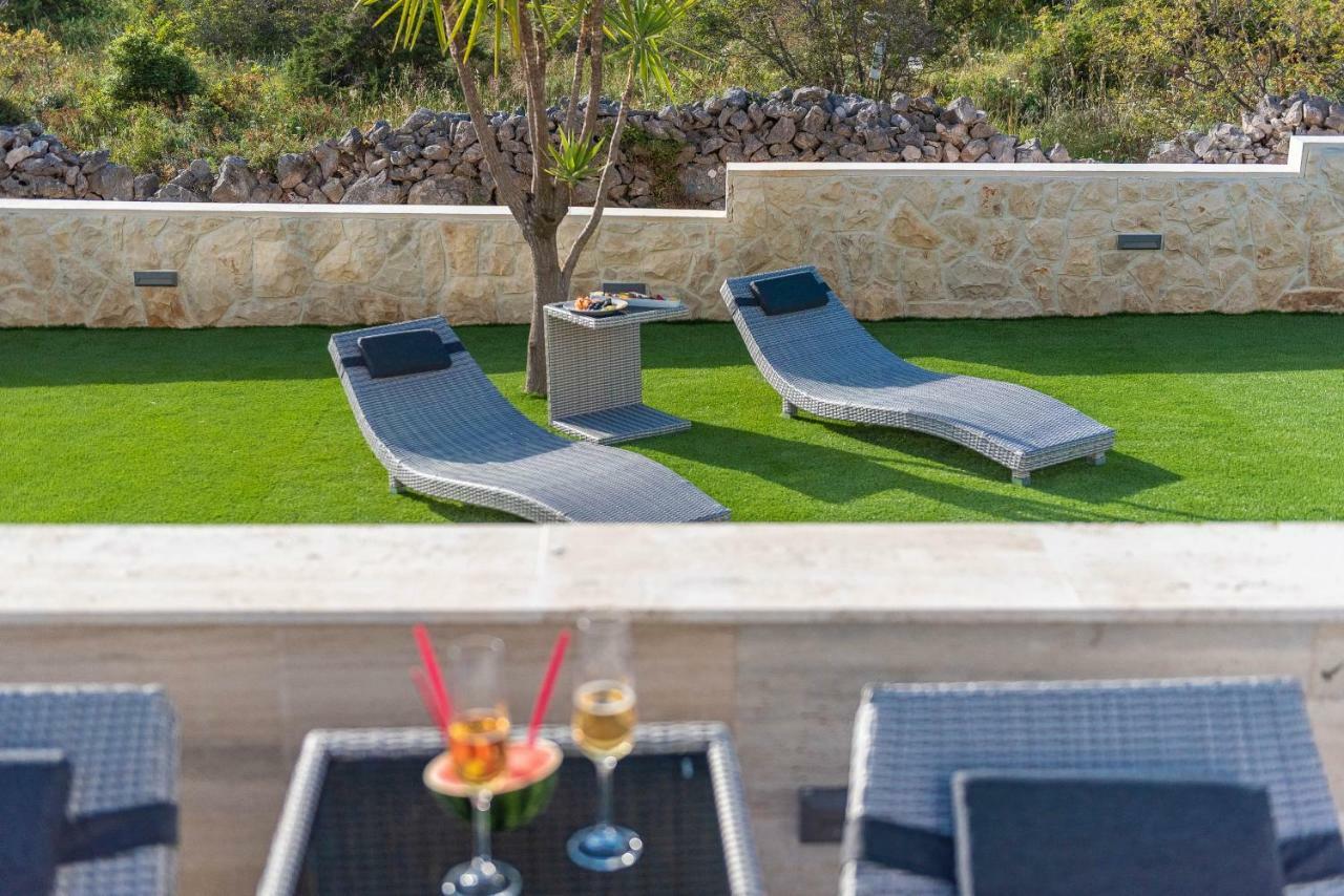 Apartments & Rooms Pool Villas Maris Novalja Εξωτερικό φωτογραφία